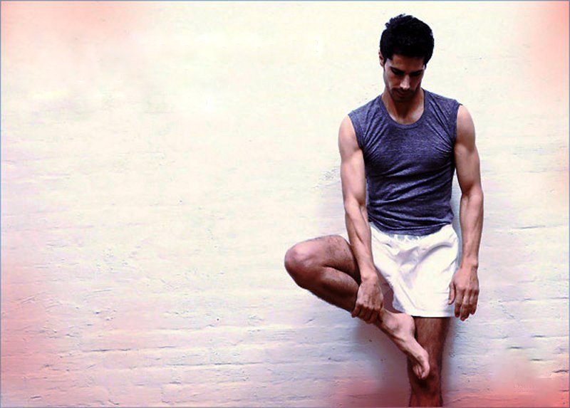 Desportista-yoga-desporto-fitness